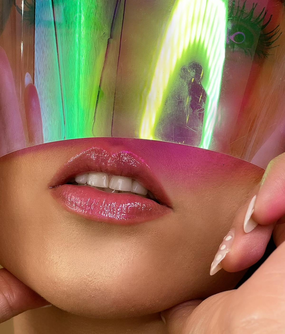 Semi-Clear Lip-gloss 3